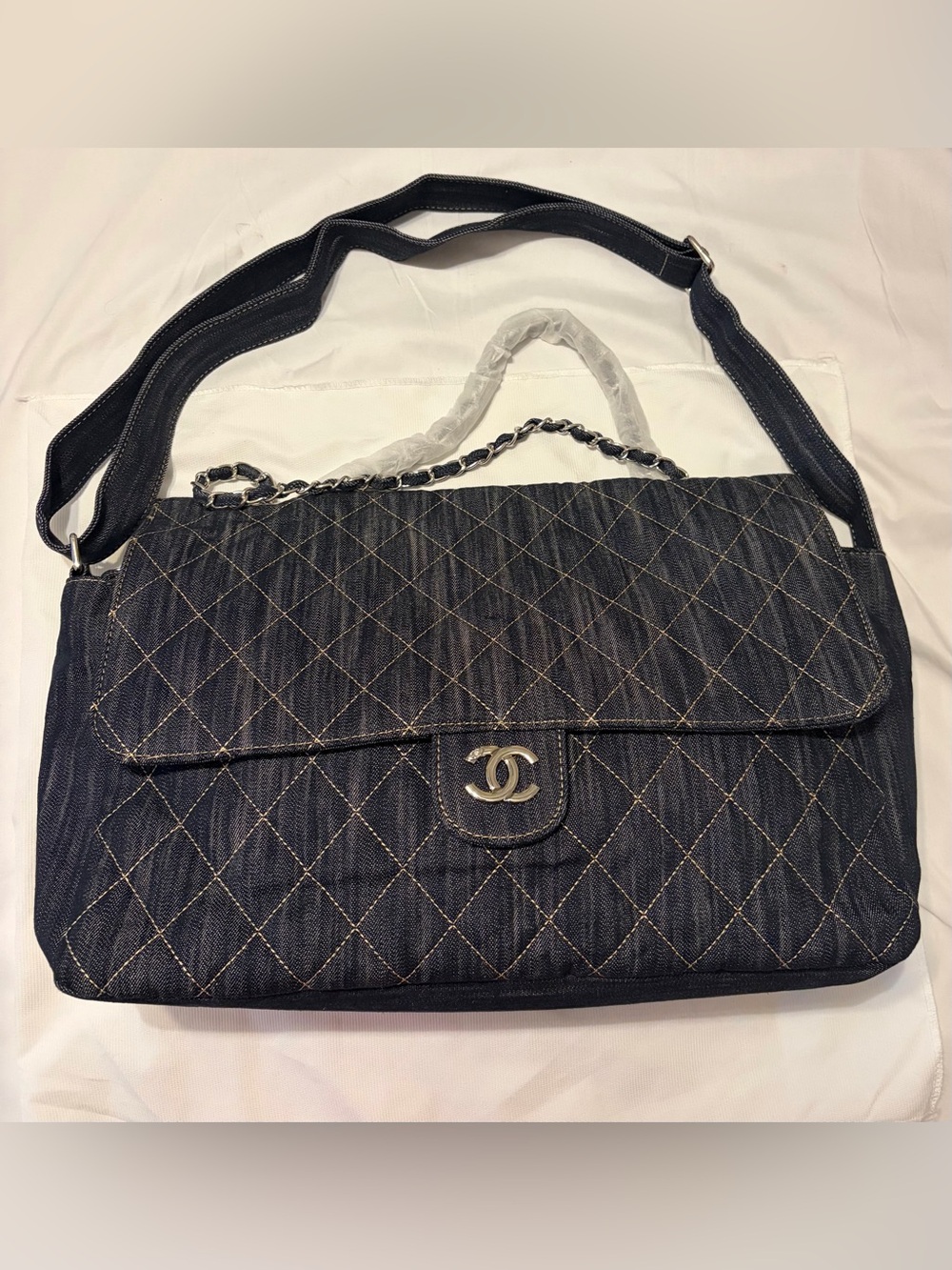Fashion Mono Dark Blue Denim Stretch Spirit Quilted Messenger Bag